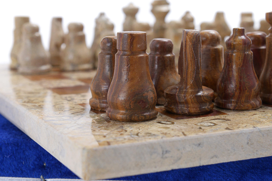 Шахматы из камня "Сицилия" яшма и ракушечник 25 купить в Екатеринбурге